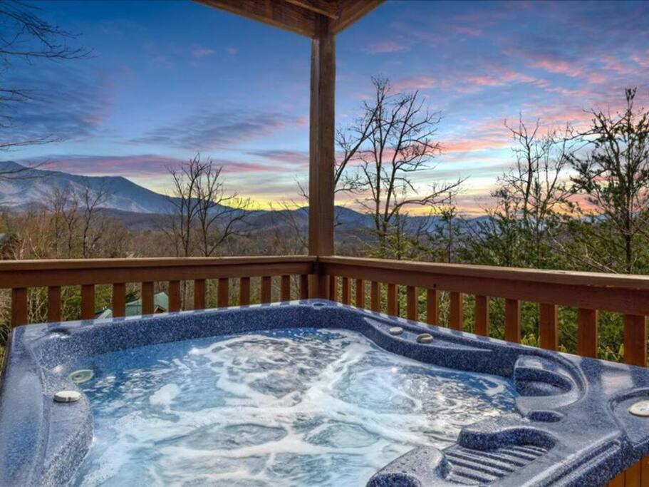 Vila Breathtaking Views Of The Smokies, 3 Mins To Gatlinburg Exteriér fotografie